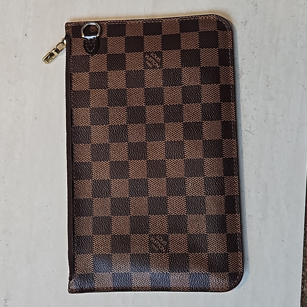 Louis Vuitton Damier Ebene Neverfull Pouch 🤎❤️
